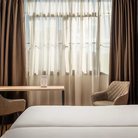 Petit Palace Eixample Hotel 4*