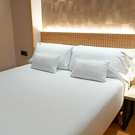 Hotel Petit Palace Eixample 4*