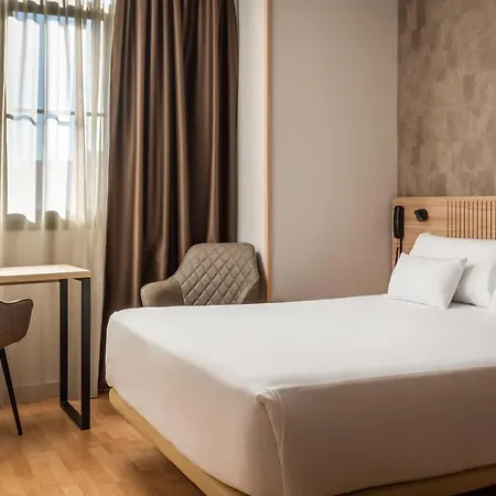 Petit Palace Eixample Hotel