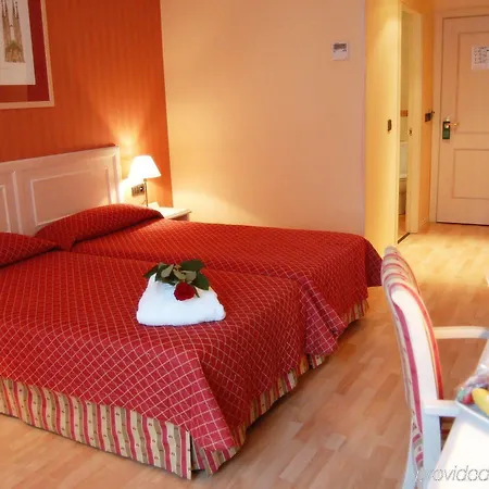Petit Palace Eixample Hotel